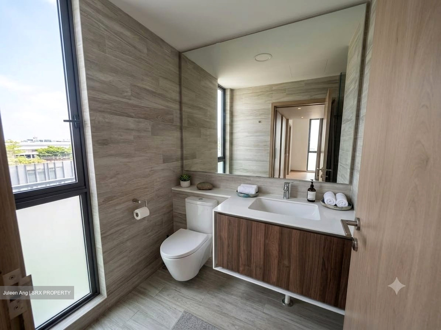 J Gateway (D22), Condominium #633445771